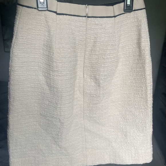 Maje Decorative-Button Tweed Mini Skirt -Off white/ecru size FR40 - Picture 3 of 11